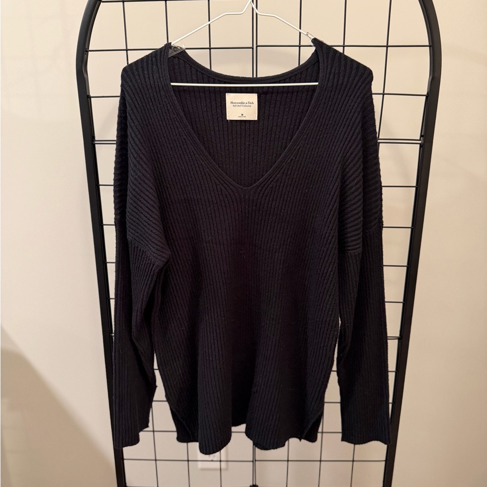 Abercrombie & Fitch Dark Ribbed V-Neck Top